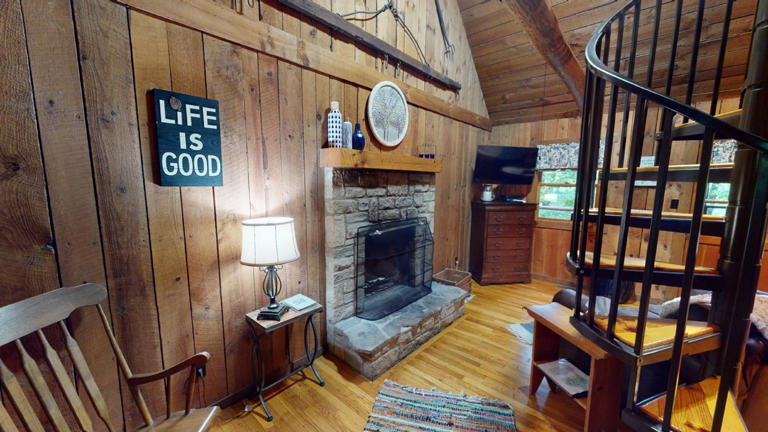 hocking hills cabins anniversary