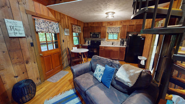 hocking hills cabins anniversary