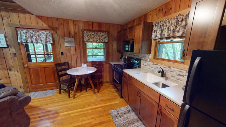 hocking hills cabins anniversary