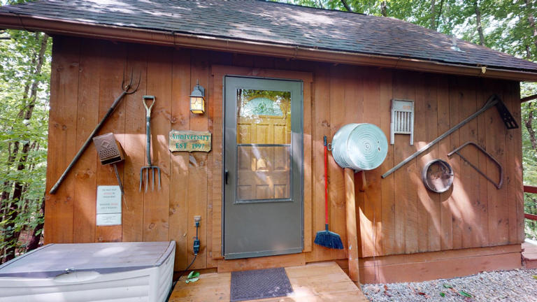 hocking hills cabins anniversary