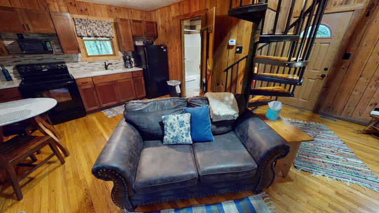 hocking hills cabins anniversary