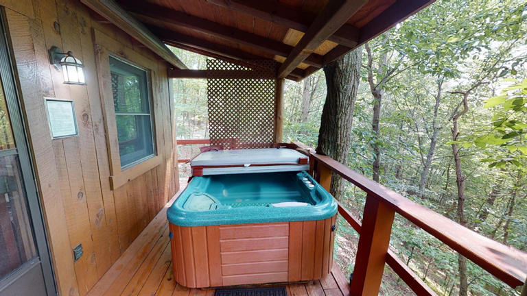 hocking hills cabins honeymoon hot tub