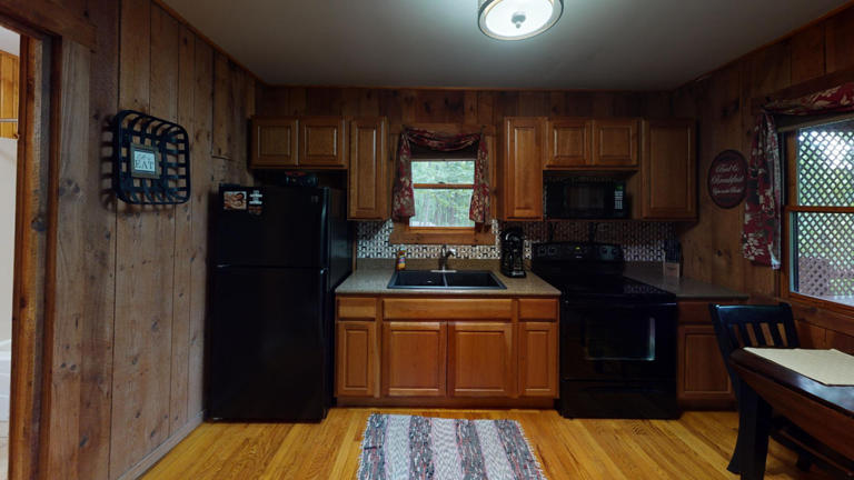 hocking hills cabins honeymoon kitchen