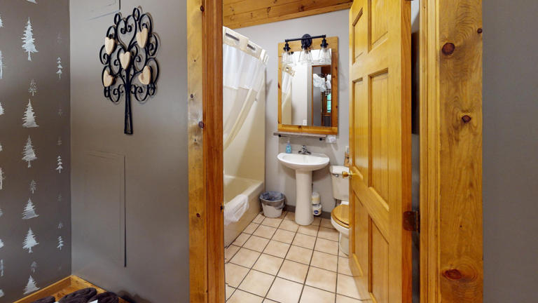 hocking hills cabins nestled away bathroom