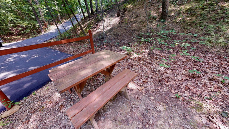hocking hills cabins sweet seclusion picnit table